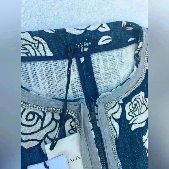 MONNALISA JAKIOO Size women  M Sleeveless Blue Floral Roses Neoprene Blazer $355 - Picture 3 of 12